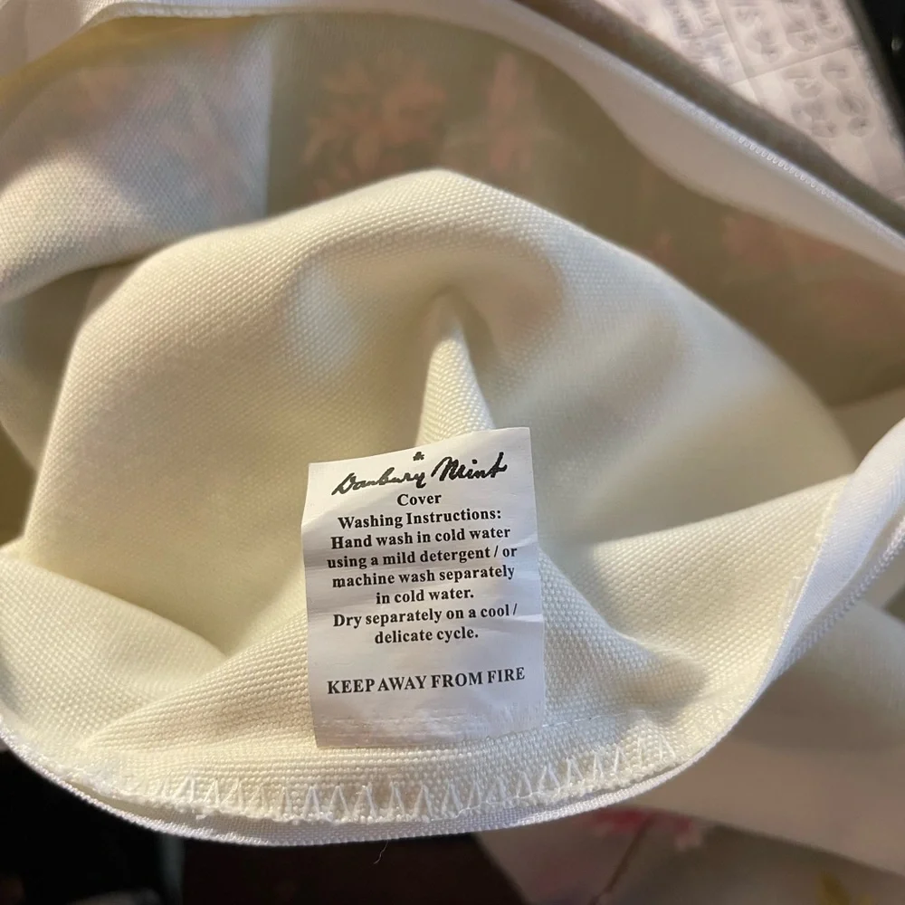 Danbury Mint Chickadees and Lilacs Pillow Cover Sz 14.5 - Picture 4 of 4